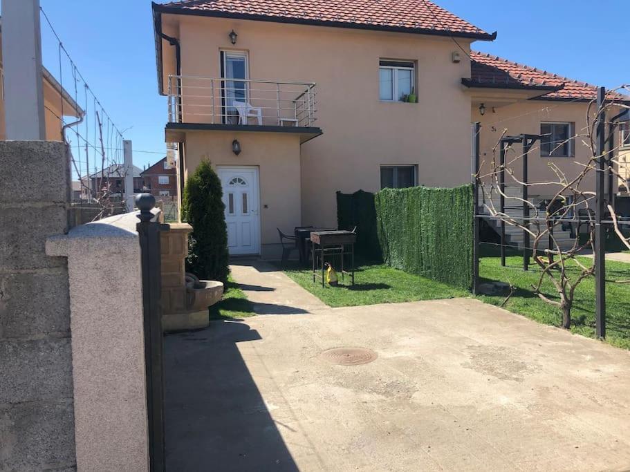 2Br Airport Accommodation W/Free Private Parking Ledine Buitenkant foto