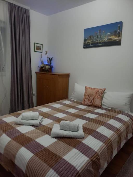 2Br Airport Accommodation W/Free Private Parking Ledine Buitenkant foto